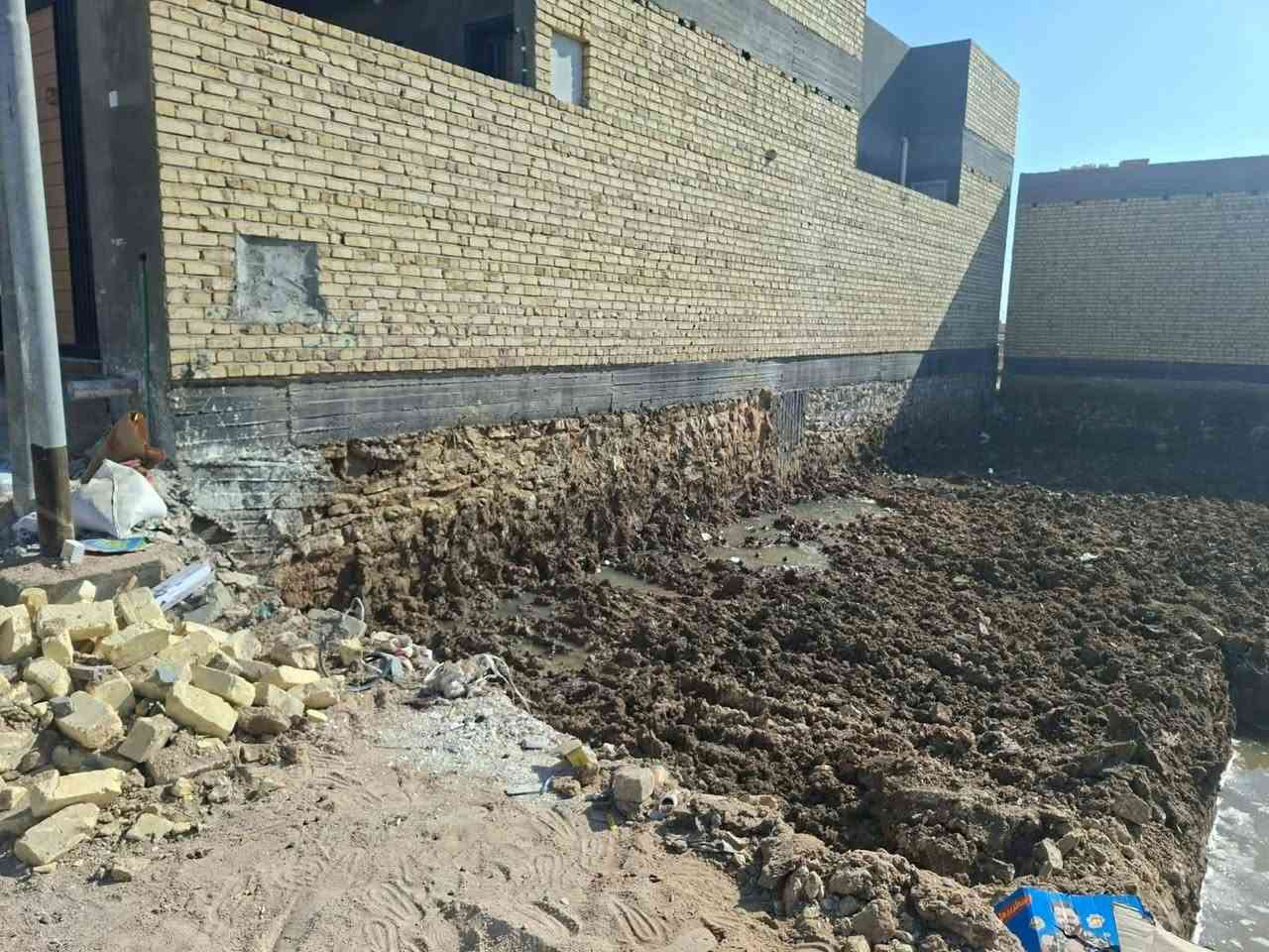 هيكل للبيع حي الزهور

قرب ثانوية قادة النصر للبنين

سنة البناء 2026

المساحه// 200

بناء درجة اولى من الأرض حتى هذه المرحلة

الهيكل حر غير مطلوب//  
المشتري يكدر يقدم على قرض الاسكان

السعر// 90 مع المجال

للاستفسار الاتصال على الرقام // 

                            *********** 

أو مراجعه مكتب الضامن للعقارات حي الصدر مجاور صيدليه ركن العلاج
