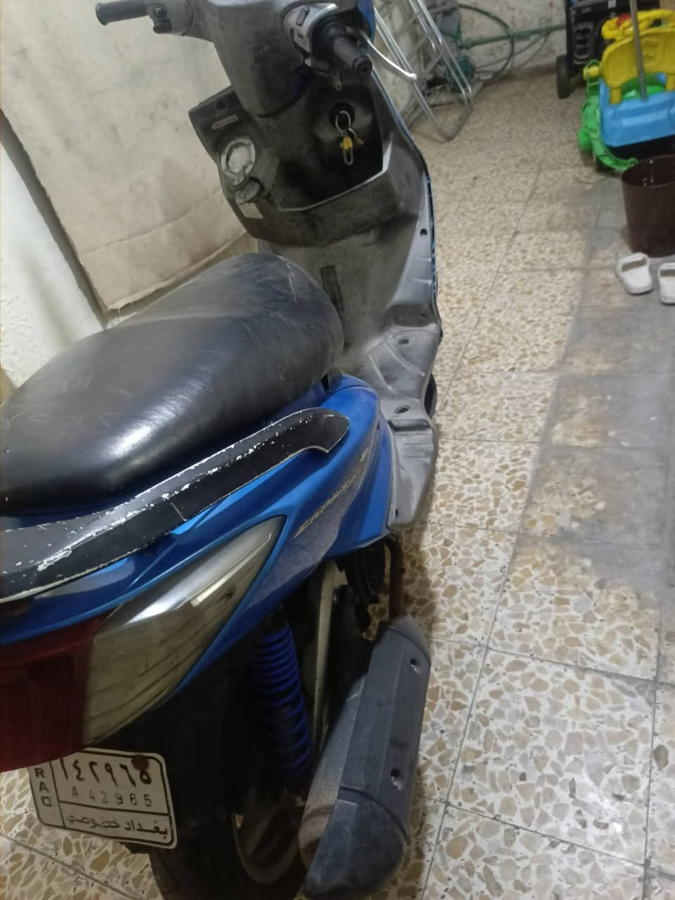 السلام عليكم سكنس فحل للبيع دراجه تشتغل بس تتاخر لاتبخير ولاتنقيط ابيعها كوم حديد ب 350 وبيها مجال جماعه 250/200 لا طبون استفسار واتساب فقط ***********

