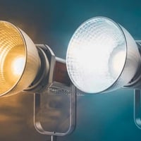 ٢٠٠ واط • باي كلر شمسي • تحكم تطبيق وريموت