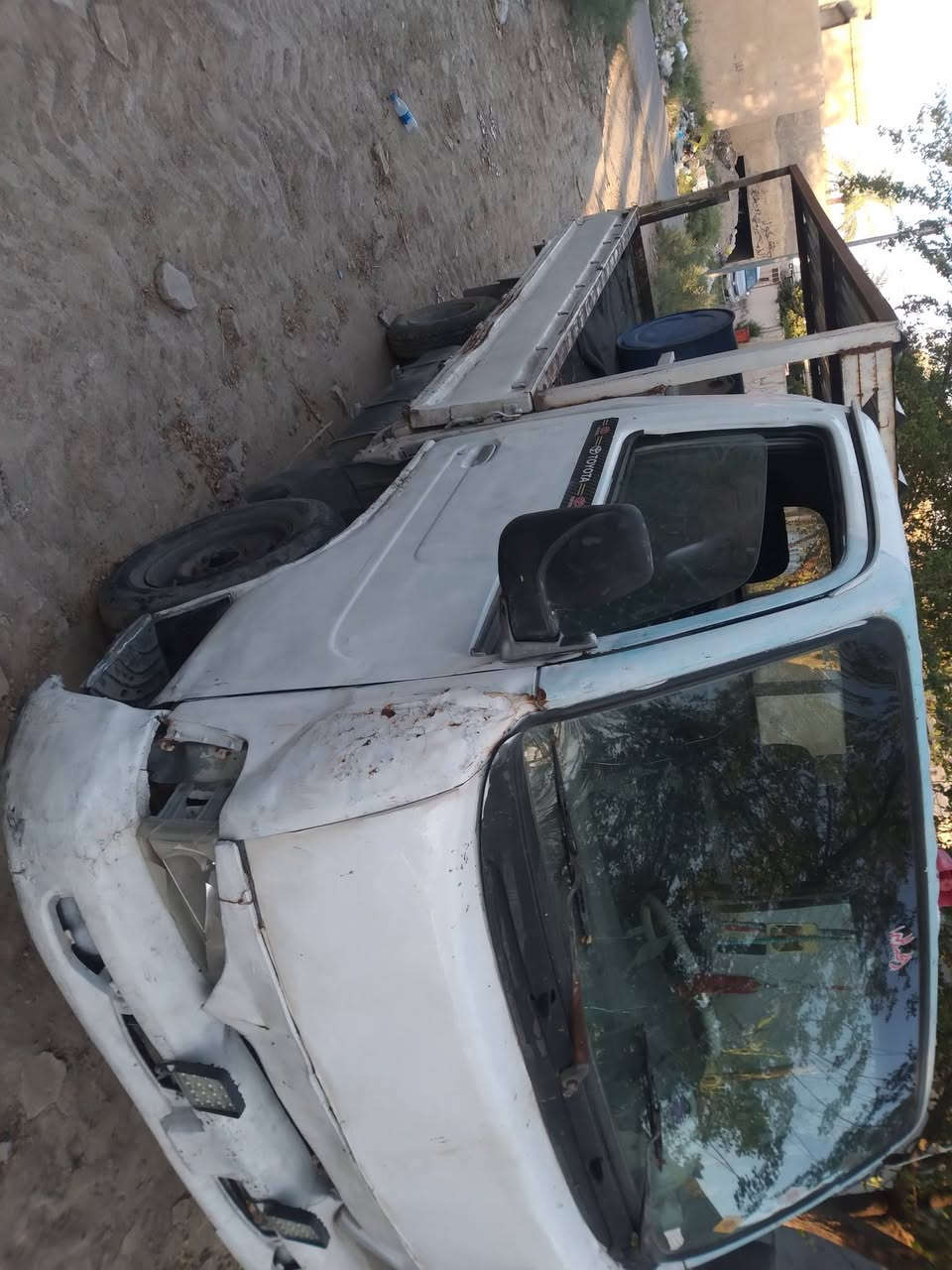 السلام عليكم سيارة أدوات للبيع جاهزة من كلشي مال شغل تخم تاير جديد صدر جديد كهربائيات شغاله اتكفلك بيها السعر ١٠ ورقات للاتصال ***********
