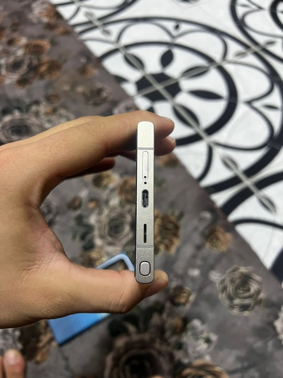 سلام عليكم عيوني اس 24لبيع ذاكره 256جهاز مال بيت بس باكيته ضايع ويا شاحنه 
وهاي كدامكم جهاز نضافه ١٠٠ ***********
