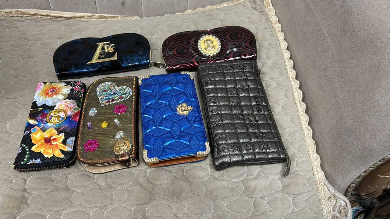 إكسسوارات شخصية • بدون تفاصيل • للبيع