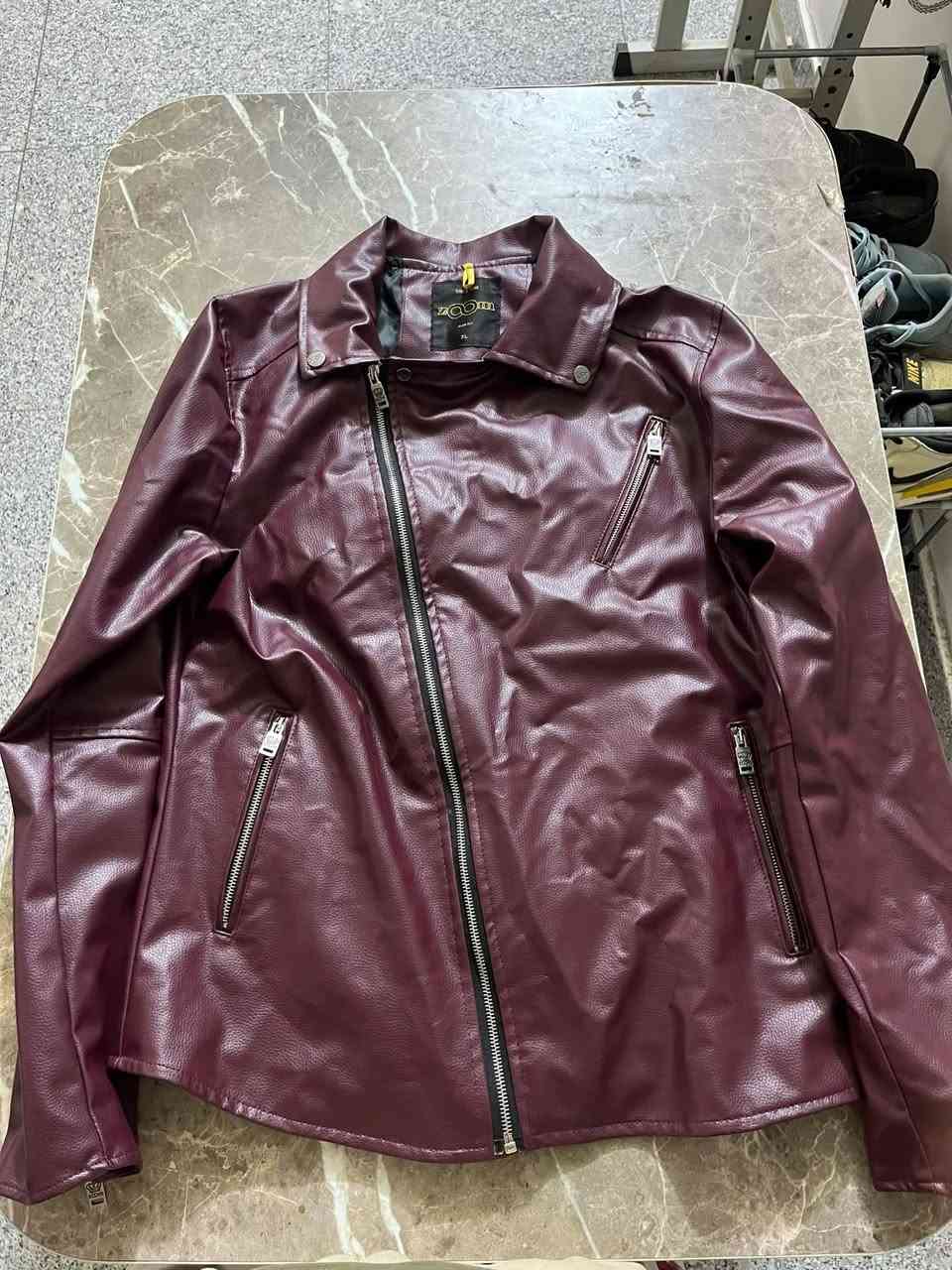 جلد ماروني نضافه 100% قياس xl تلبس رجالي و نسائي طول 70 عرض 55  سعر 45 الف فقط الي تعجبه موجود واتساب ***********
