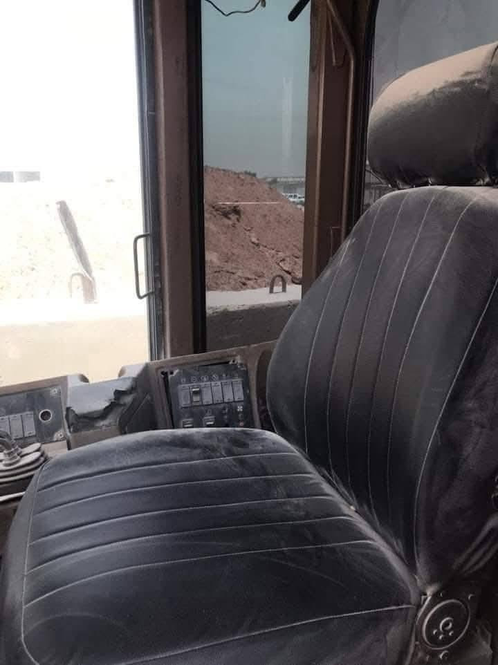 سلام عليكم للبيع شفل كتر حجم (938F)(موديل ٩٩ مكينه جاهزه للعمل رقم بغداد مشروع وطني  كير كهرباء مال جي محور مكينه ١٠٥ انجكتر ميكانيكي دفع رفع خير من الله تايرات نص عمر تبريد جاهز  اتصل على الرقم (***********)(***********)  مكان ديوانية
