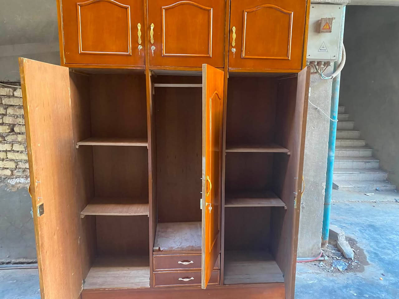 كنتور صاج اصلي نضيف  250
جرابي اخت الجديده الوحده ب٤٠ واذا كلهن ب١٠٠ قفل 

مكاني بلد ***********
