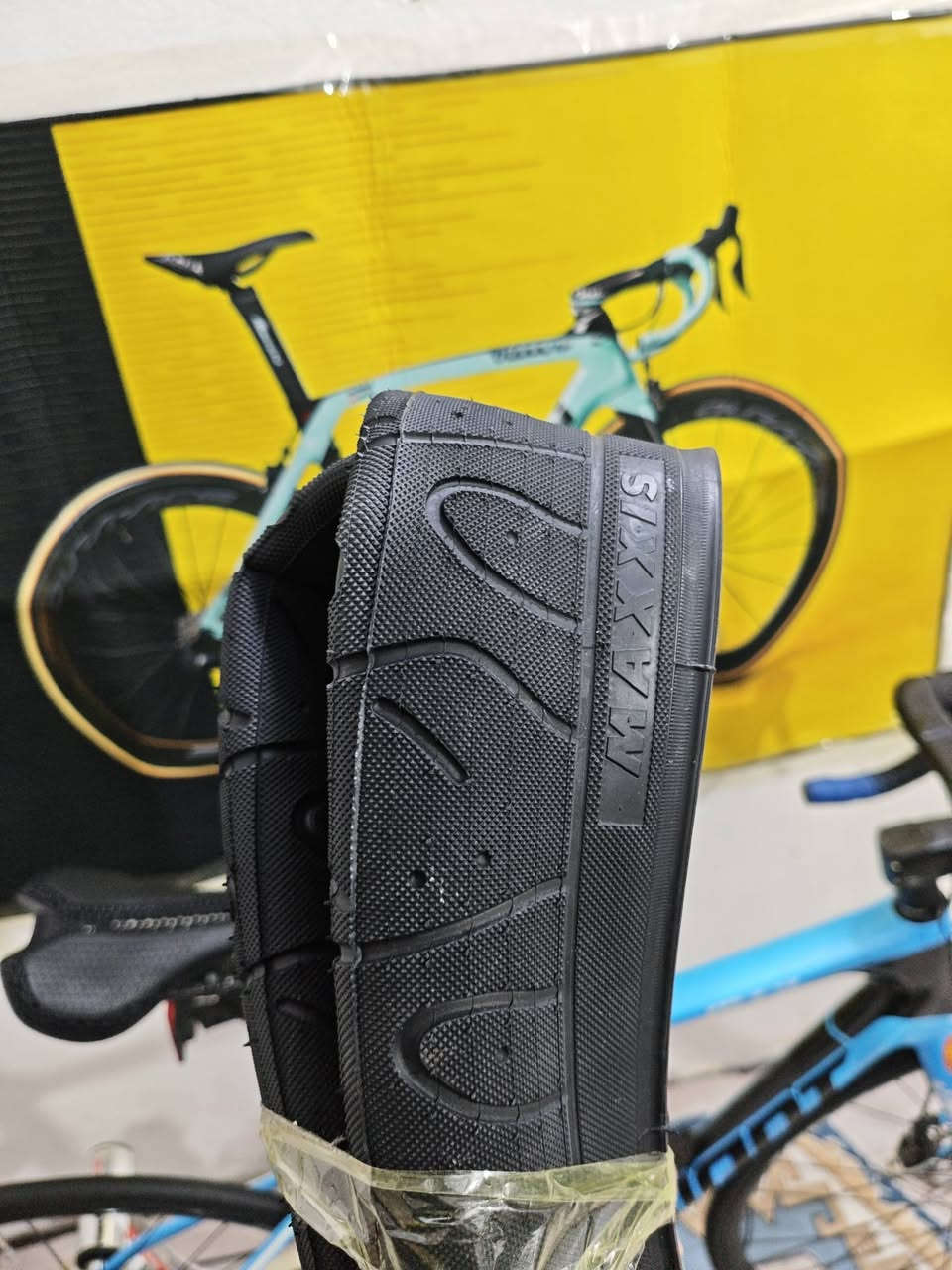 سلام عليكم 

متوفر أطارات استعراضي MAXXIS KOOK WORM أصلي 🎖✅

حجم 2.50×26 

صناعة Taiwan 🇼🇸

جديد غير مستخدم 🆕🆕

تفاصيل اكثر خاص 

متوفر توصيل جميع المحافظات5
***********واتساب 📞
