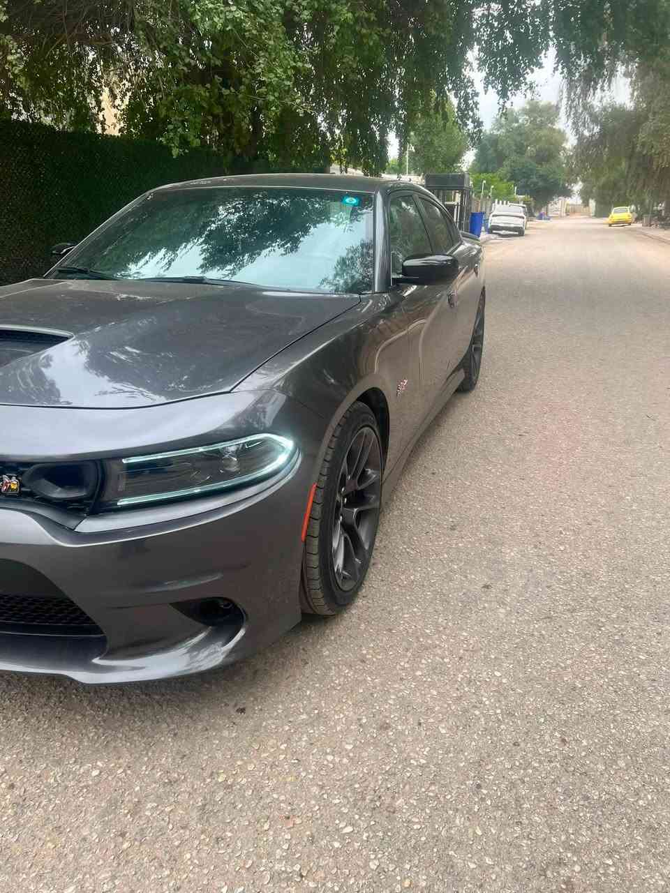 السعر 230 وبيه مجال
جارجر سكات باك ٢٠٢٣ ((رقم بغداد)) للبيع
قطعتين فقط البنيد مبدل و جاملغ خلفي  مصبوغ شبر منه ايرباك ستيرن ودشبول 
ماشيه ٢٤ الف 
مواصفات كشنات قماش 
شاشة كبيرة
سستم صوت الباين
حساسات خلفية 
كرسي السايق كهرباء
تدفئة كشنات تدفئة ستيرن
مكان السيارة بغداد الحارثية
للاستفسار ***********
