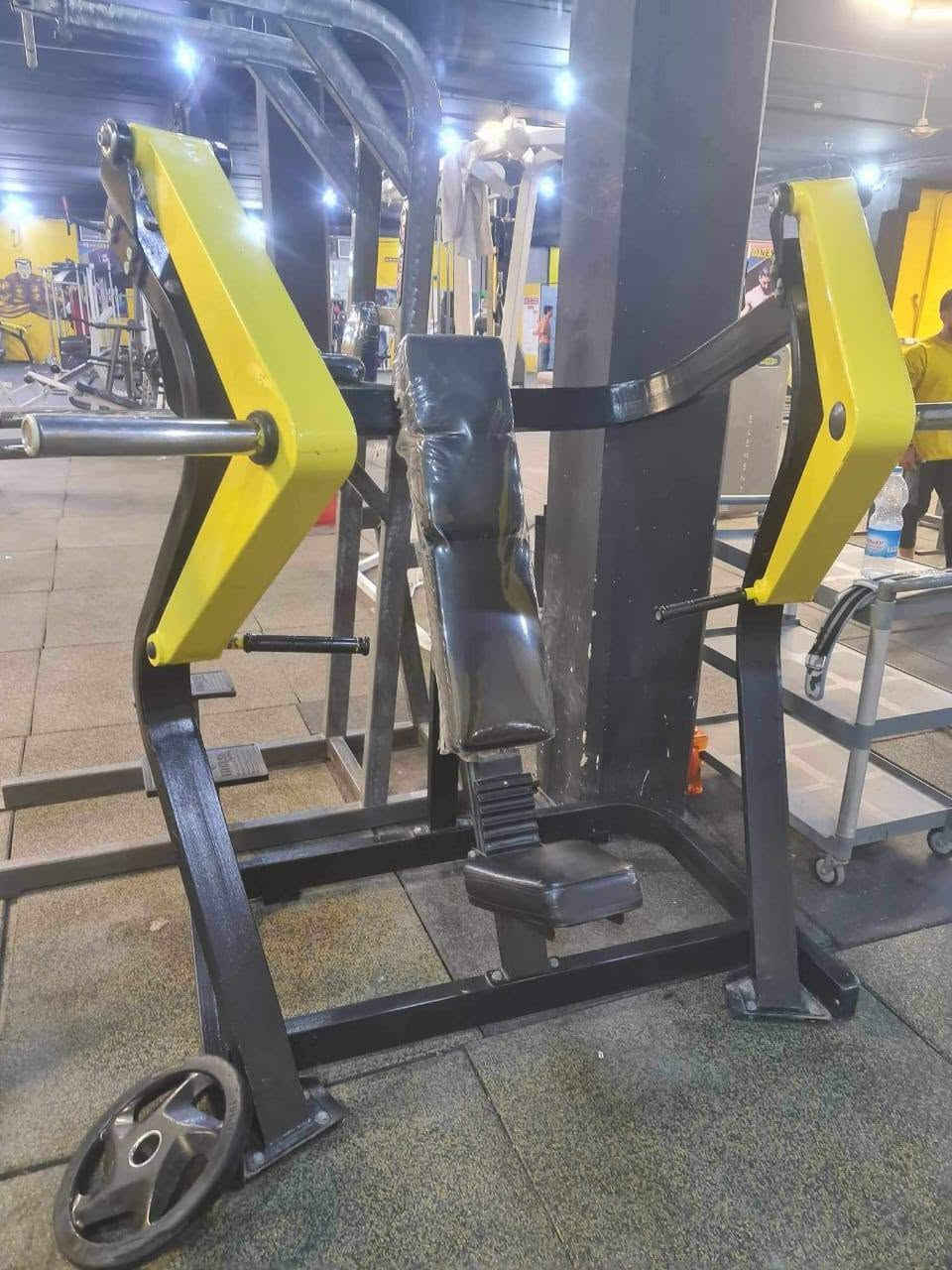 حمالة دمبلص سيفا أصلي نظيفة جدا ٣٥٠ دولار
بنج أعلى نائم 350 دولار
بنج همر مستوى 250 دولار
سبنر أصلي 200 دولار
سيقان خلفي نائم ناتليوس 350 دولار
 مسطبة أسفل جديد 250 دولار
برليت جديد 300  دولار
حمالة شفرات 100  دولار
مسطبة لاري 250  دولار 

***********
