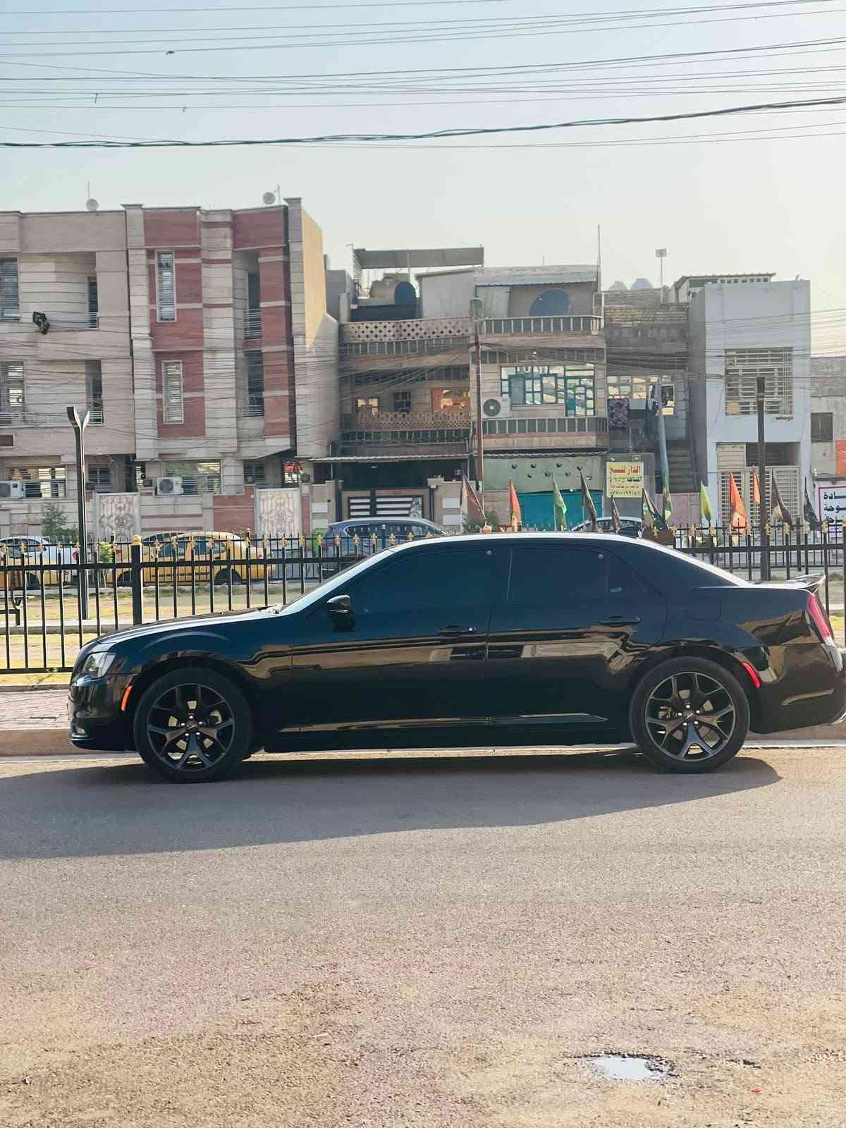السلام عليكم
كلايسلر اوباما 2021  

بسمي السياره رقمها سليمانيه (بيها باج تضليل )لمده سنه سنويه لل 2027

وارد امريكي حادثها بس فقط جاملغ مبدل نفس اللون وبابا الصدر بي تكحيل كرت  بدون دواخل  ايرباك فقط الدشبول راجع سستم 

ماشيه 90الف ميل

فئة الـ S فول عدا الفتحه :

بصمه

شاشة چبيرة 

دواخل جلد كهرباء

تدفئة مقاعد امامية  

نقط عمياء 

تشغيل عن بعد . 

رقم بغداد تحويل ثاني يوم

السعر 225

عنوان بغداد 

رقم :***********
