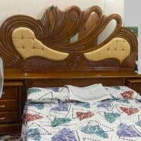 غرفه اخشاب • الكوت كريميه • نضيفه