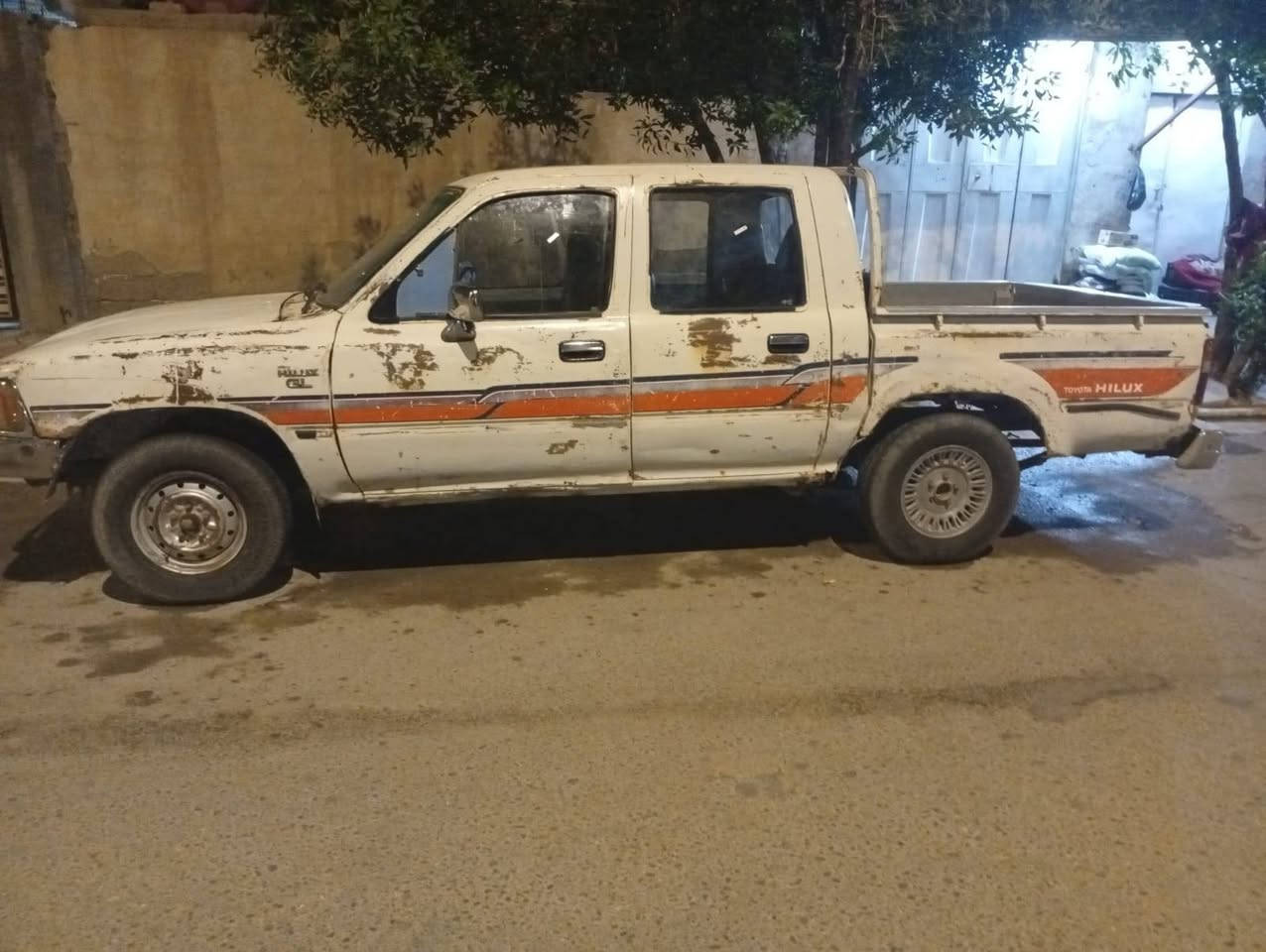 بيكم ٨٩رقم اصفربغداد راعيه قريب عليه ***********سعره
٢٥مكانه واسط تاج الدين
