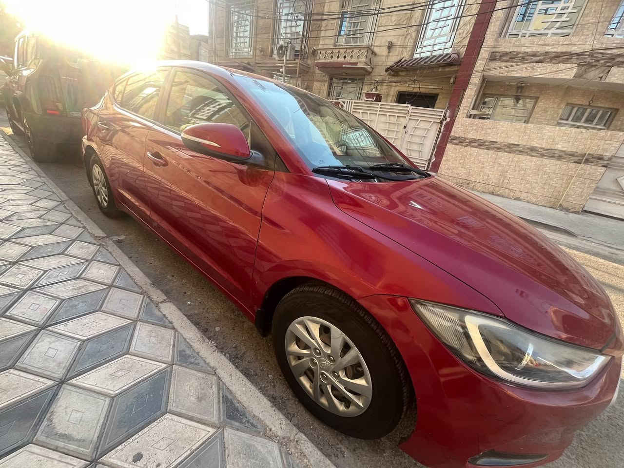 السلام عليكم
🚘 للبيع: هيونداي إلنترا 2018 خليجي

🔹 الموديل: 2018

🔹 الوارد: خليجي

محرك 2L 

🔹 اللون: أحمر 🔴

🔹 الممشى: 92,000 كم قابل للزيادة 

🔹 المواصفات: عادية

🔹 الحالة: نظيفة

✨

• حدادية صدر جديد قبل اسبوع 

• تايرات تخم KUMHO، ماشي عليها تقريباً 5,000 كم

بطارية جديدة 

• السنوية جديدة سارية لغاية 2031
السيارة بأسمي تحويل ثاني يوم 
• هزة جديدة هذا الشهر

حساسات خلفية بلادية 

كامرة خلفية 

شاشة اندوريد 

📌 ملاحظات السيارة:

جاملغ عكس سايق مبدل ومصبوغ نفس اللون والقديم موجود 

• الباب عكس السايق معدل pdrبدون صبغ 

فقط الدوسة مصبوغة  

• رصعة بسيطة بالبنيد، موضحة بالصور

• رصعة بسيطة بالقمارة، موضحة بالصور

• شخوط بالجاملغ الخلفي، موضحة بالصور

• صبغ بالدعامية ولحيم فايبر كلاس صغير 

💰 السعر:١٢٥  ورقة

📍 بغداد الكرادة

التواصل 

واتساب 

***********

نص مكتوب في الصور:
- 32°C
