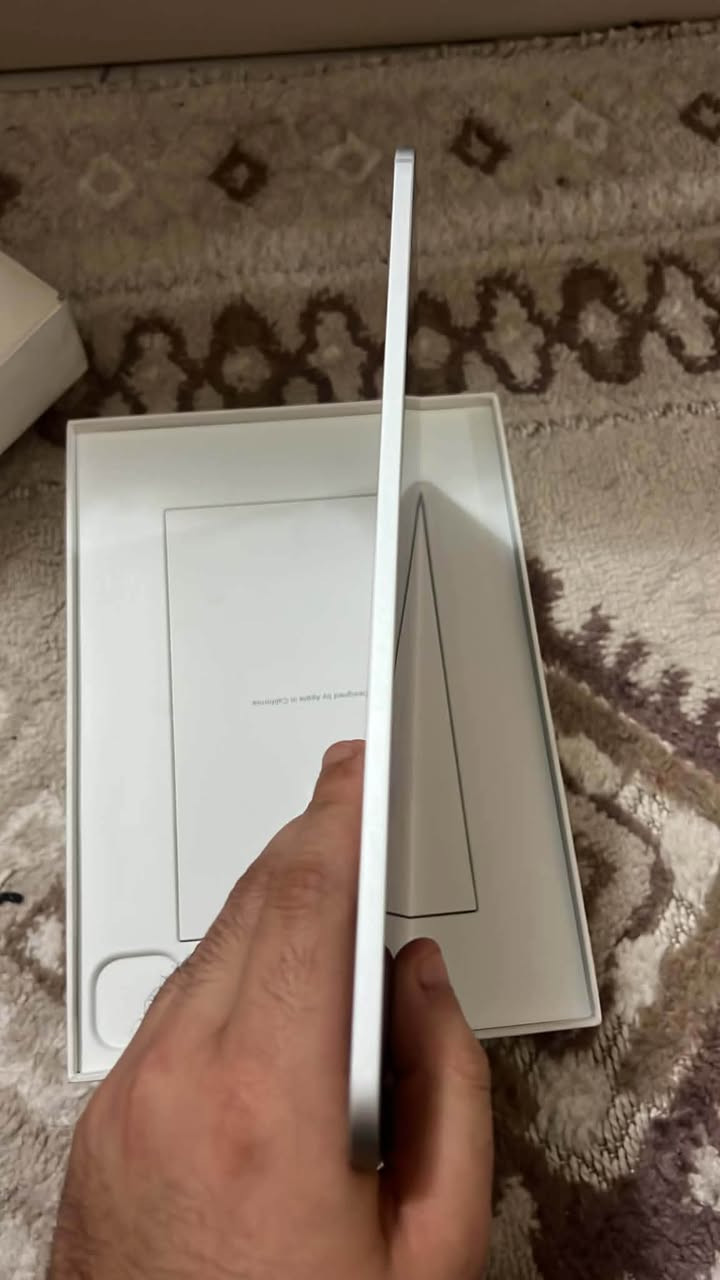 المعرف لايعرف m4 استعمال 3اشهر مكفول من الطول للطول نقص شاشة 

الايباد بدون شاشة وميحتاج احجي عن مواصفاته شراي  اتصل ***********

