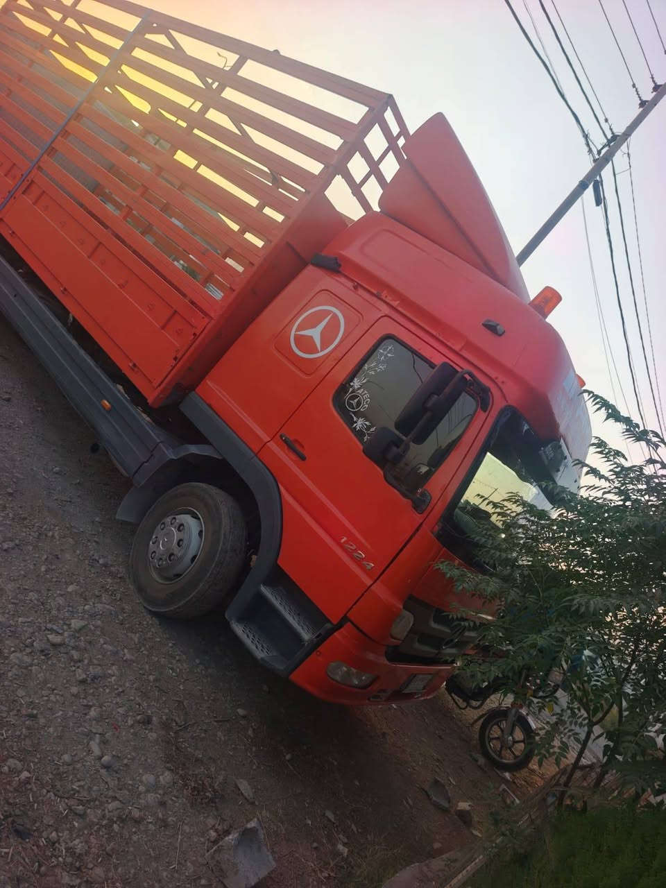 موديل ٢٠٠٤ • رقم كركوك • للبيع