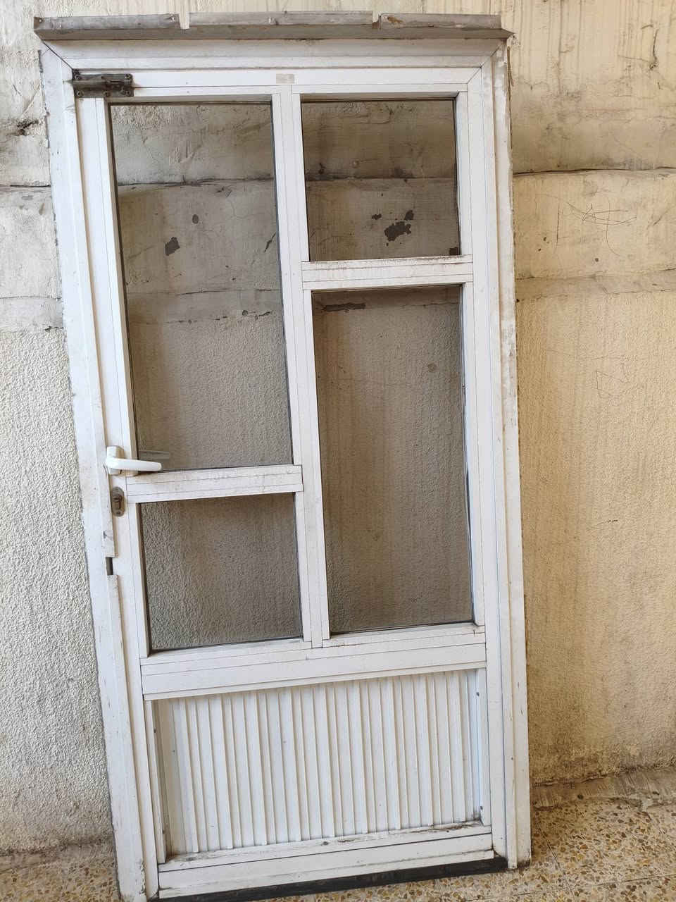 باب المنيوم
الطول 196
العرض 103
‏‪***********‬‏
