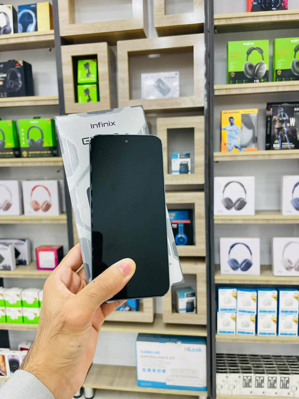 عراض خاص  اخر قطعة بسعر فقط 299الف
ملك العاب GT30Pro 120فريم بوبجي جهاز مستخدم نضيف بي شخط بشاشه خفف ما مبين اصلن بلعافية عل ياخذة العنوان تكريت شارع زهور مقابيل مجمع كنزا مجاور كوين 
مركز ماي فون لجوال هاتف ***********
