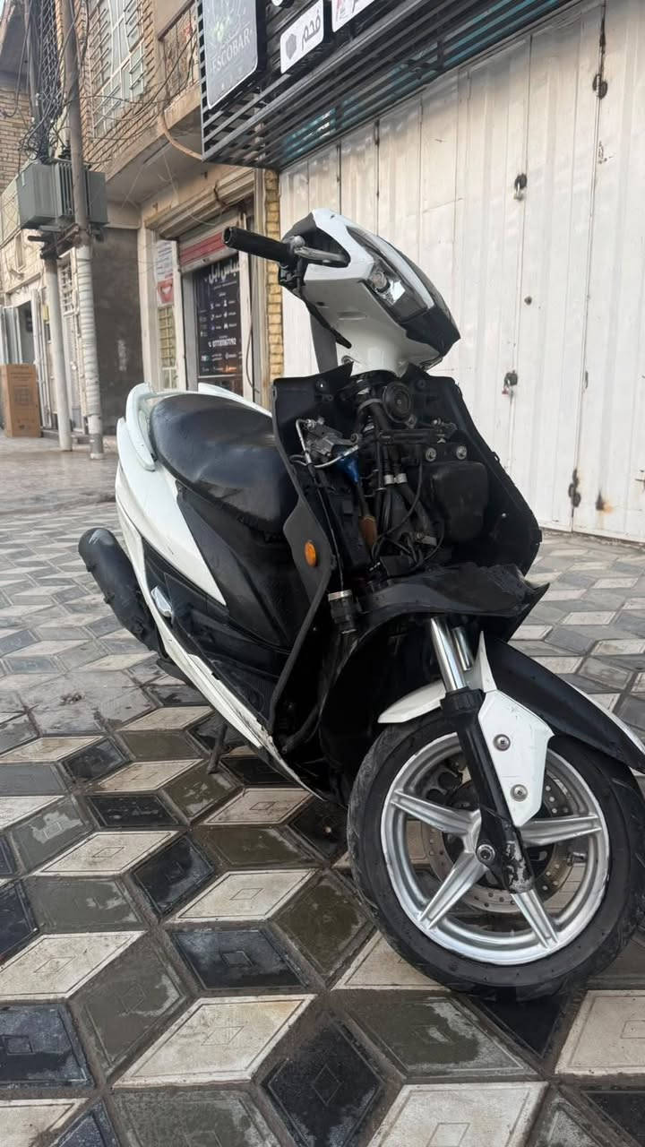 سكنس شمعه بلادي مكينه برغي ما مفتوح بيه مفوله شلعه ومعدل تشك الكاع نقصه بجم وا واقيه مال صالنصه الباقي كفاله  للبيع مكان بغداد عبيدي سعر 800 وبيه مجال رقم ***********
