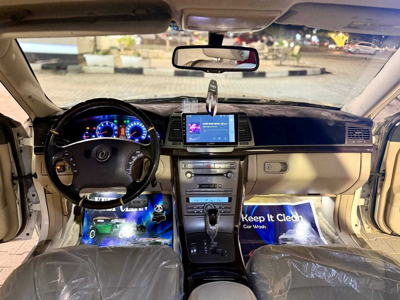 KiA opris Vip roya l بيع 

سيارة كورية وكل غراضها سوناتا واوبتما غراضها متوفرة وتفاليس
ملكي اعلى فئة لمتد رويال اصل كشنات بريميوم منفصل ٢٠٠٨ السيارة ماشاءالله مواصفاتها متخلص لمتد السيارة محدثة 2011 بجم وظهر كلش نادر تحصل هيج شي وارد خليجي جرس بال١٢٠.  
ترايها وقيادتها مثل المارسيدس ناعمة جدا سيارة اخت الزيرو كاملة بدون اي نقص ونصبتها بالشارع الرايح والجاي يباعلها محرك وكير مكفولات جدد بيها تراي ٢٠٠ شرط كير ٦ نمر V6 3.8L صاروخ 
حدادية تخم تاير جدد (غرفة ب الكامل جلد جديدة)كشنات سوفت قطن طبي وكشناتها حضن متحس بالطريق من تركبها غرفة زيرو وياها كتلوكات الشركة وسويجين من الوكالة
منظومة غاز بيها شديتها بيدي انسى الصرف تبريد ثلج بيانو دبل فان  قطعتين أمامي خلفي/شاشة كورية اصلية ابل كار بلي وكل المزايا بيها/فتحة سقف/لايت زنون ثلجي منظومة بلادي نهار عدسة كهربائية متحركة/حساس أمامي خلفي/هيتر ب المري/مري شفط وكهرباء/اشاير ب المري/دبل زجاج عازل صوت والحرارة كشنات كهرباء مع خزن وضعيات الكشن وتحكم كشن الراكب بصفحة الكشن/انارة عداد ليزري لكزز الوحيدة بهذا العداد/تدفئة ب الكشنات/كمبيوتر خلفي التحكم بكامل السيارة من وضعية الجلوس والتبريد استيرن كهرباء مع التحرك تلقائياً عند التشغيل/تحكم استيرن كامل كروس مثبت سرعة/سستم صوت بلادي (infinity)/صوت جدا نقي مع مضخم خلفي ستارة خلفية كهرباء /8 ايرباك داخلي نظام (ABS)/نظام مانع الانزلاق (ESB)/نظام الترحيب التلقائي /ثلاجة داخلية/المرايات تنزل تلقائياً عند الرجوع حساس الضلام من تغيب الشمس يشتغل اللايت تلقائياً/انارة داخلية محيطية/نظام مراقبة ضغط الاطارات (TPMS)/نظام تنقية هواء التبريد (Cluster lonizer)/حساس ضباب (Auto Defogging)
عند حدوث ضباب يشتغل التبريد تلقائياً على الزجاج الامامي/كاعيات الشركة والكتلوكات 

السياره باسمي + سنويه لل 2031,+ هزه جديده 
مكانها بصره / قضاء القرنه 
سعرها 98 
***********

