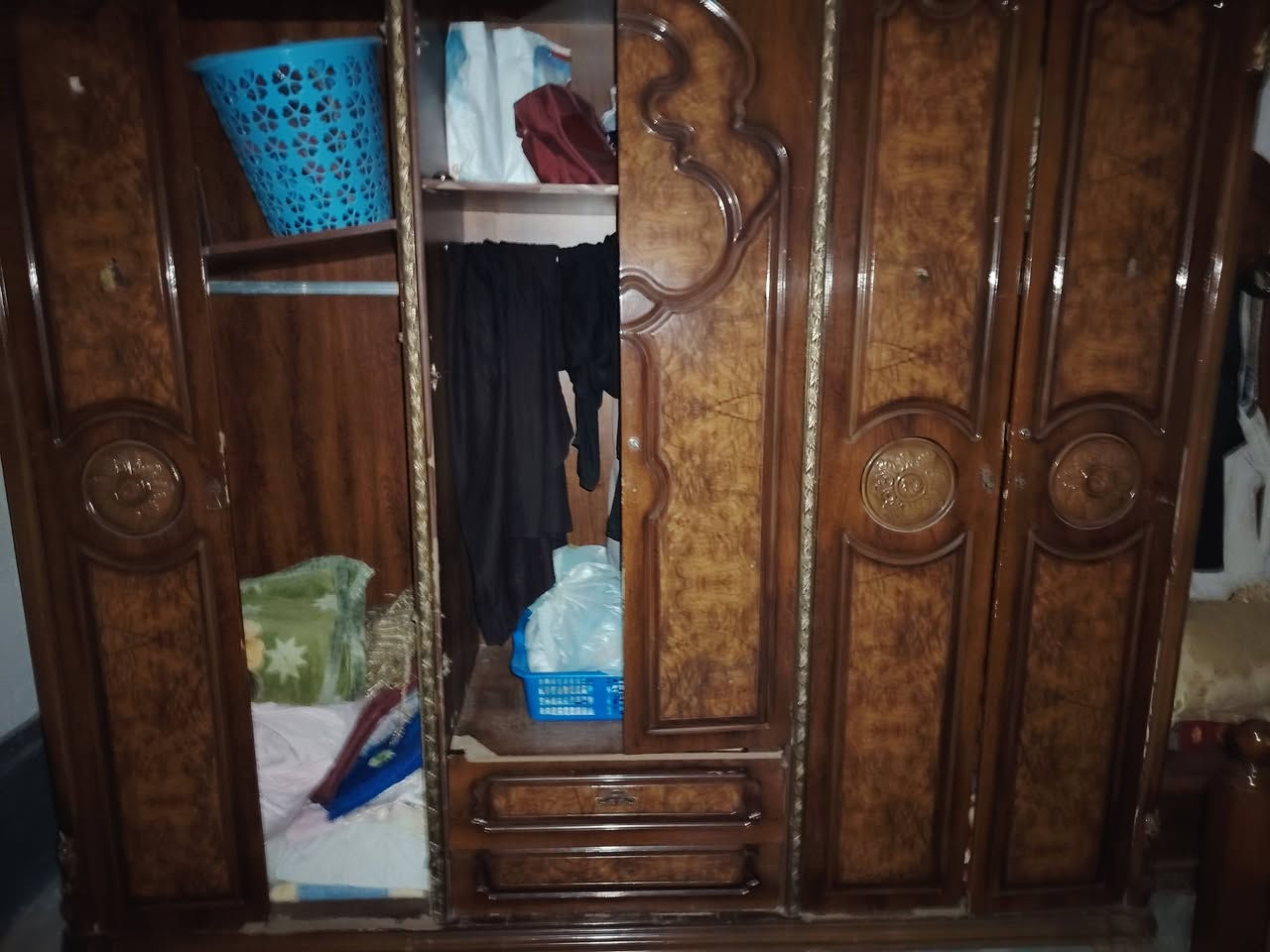السلام عليكم ورحمة الله وبركاته
غراض مستعجل عليها مستخدمه للبيع مكان ديوانية مركز جزائر سعره مناسبه للشراي ***********
