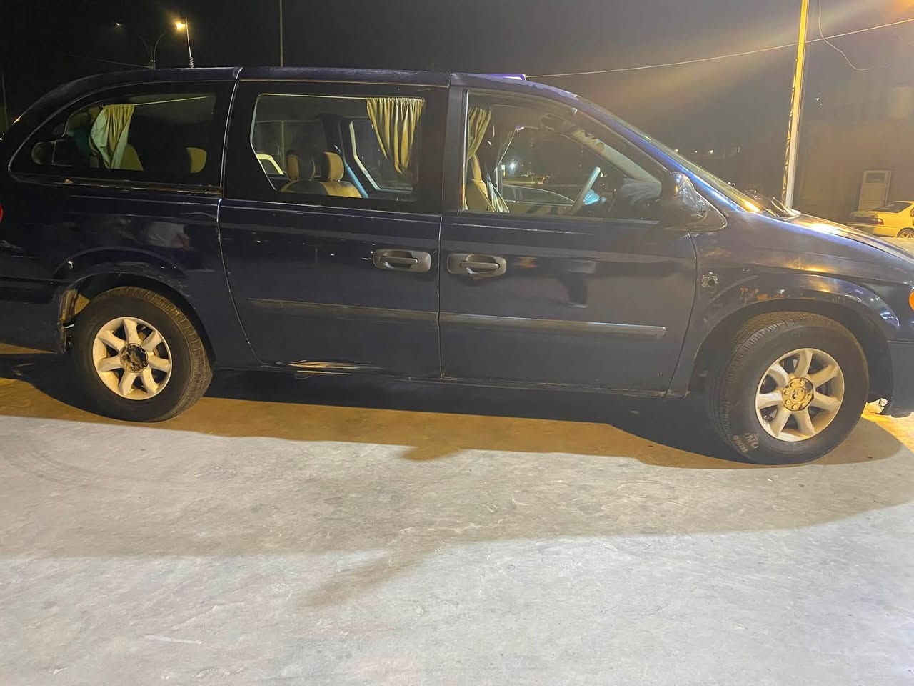 دوج كرڤان 2005 
شاصي طويل
محرك 3.3L 
منظومة غاز حكومية 80L بيها كارت
قطعة تبريد وحدة وتبريد شغال
السعر 60 
السيارة خارجها مثل ماموضح بالصور
المكان الموصل
للتواصل والاستفسار على الرقم فقط + واتساب 
***********
