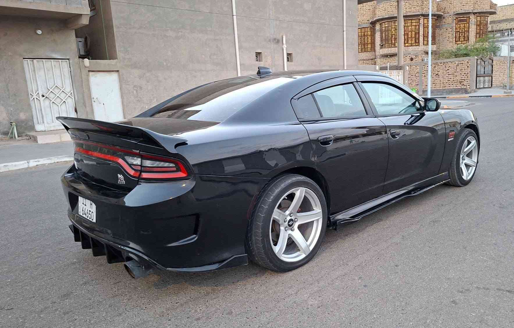 ---
*للبيع دوج جارجر RT 2016 اسود ملكي* 👑

*المواصفات:*
- *الوارد:* امريكي 
- *المحرك:* 5.7 HEMI 8 سلندر - 
- *الجير:* 8 نمر اوتوماتيك + شفتات بالستيرن
- *رقم:* بغداد بأسمي تحويل مباشر
- *المكان:* البصرة

*مواصفات الفل:*
- شاشة كبيرة Uconnect لمس
- شاشة تحكم + نظام تشغيل عن بعد
- داخل كنتاره + تحكم كهربائي
- تبريد وتدفئة كشنات
- كشتات امامي وخلفي
- بصمة تشغيل + بصمة ابواب
- حساسات + كاميرا رجوع
- رادار + مانع انزلاق + 8 ايرباك
- ويل 20 اصلي RT
- كزوز سبورت +عادي 

*الضرر:*
جاملغ وبنيد فقط

*السعر المطلوب: 167 ورقة* وبيها مجال للشراي 
*للاستفسار: ***********///***********

البيع شرط التحويل.. والاتصال

