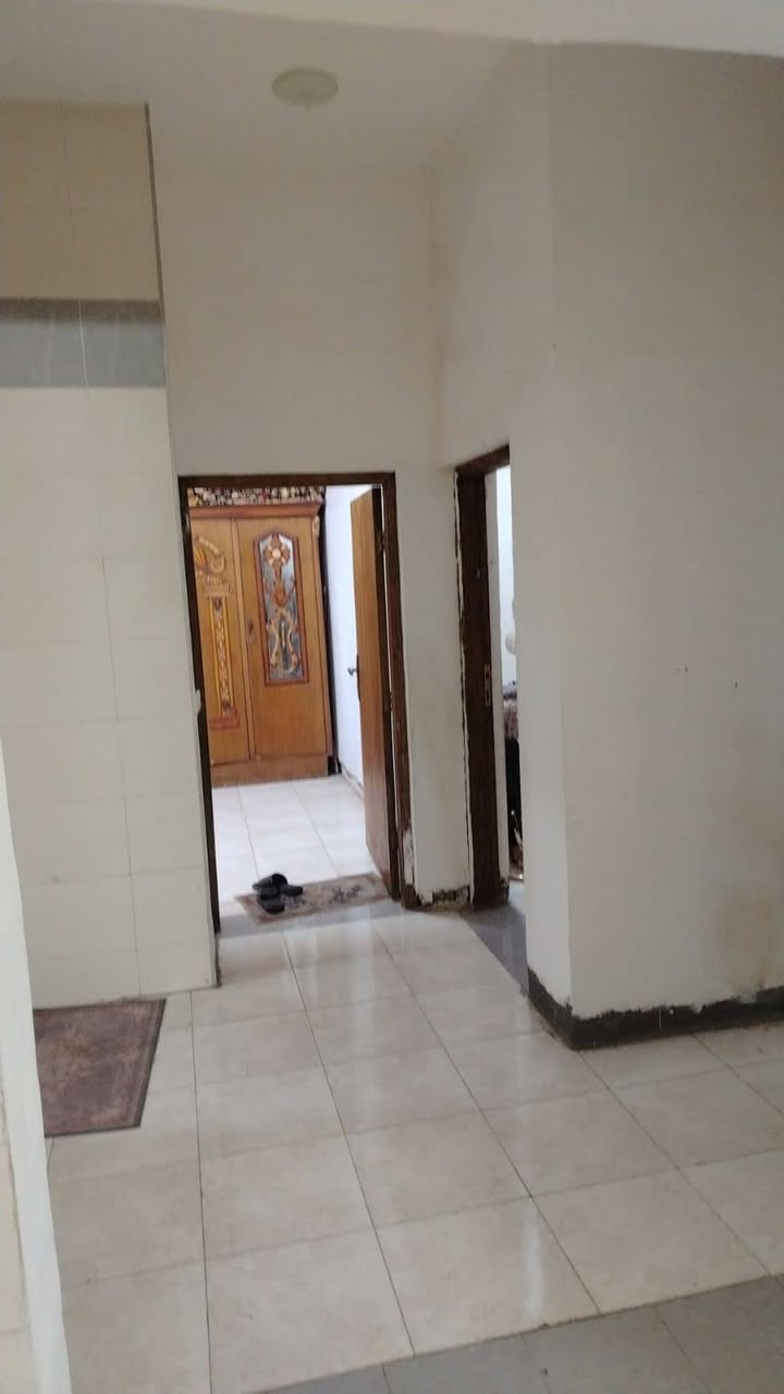 بيت  للبيع بناء حديث مساحته ٢٠٠زراعي قرار 25   واجهه ١٠  نزال ٢٠  طابق واحد بنا حديث  ستقبال + صاله +غرفتين نوم +مطبخ صحيات داخليه +صحيات خارجيه
عنوان زعفرانيه شارعين الوليد زراعي شموخ مقبيل منتزه رقم الهاتف ***********

اي استفسار اتصلو على صاحب الرقم
