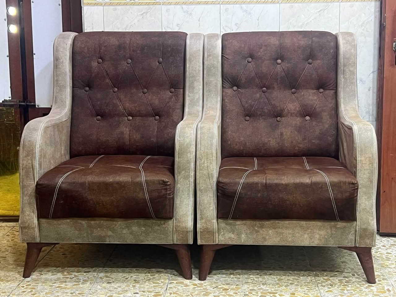 السلام عليكم 
تخم 5 خمس قطع 10 نفرات نظيف سعرة 600 وبي مجال 
***********
