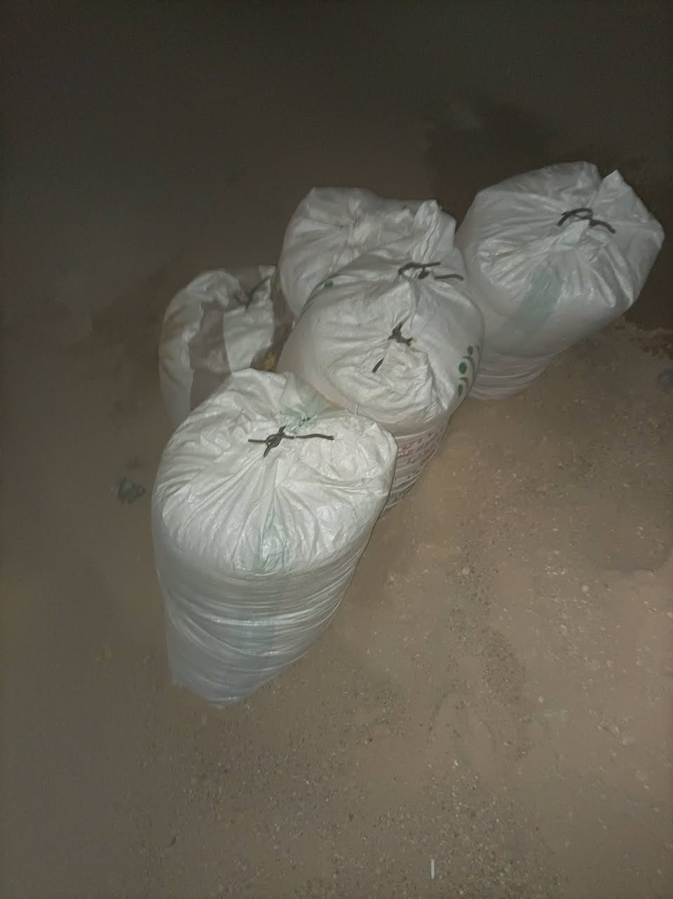 سلام عليكم 
اخوان مكلف بالنشر 
جص زاد وبقن هذني للبيع بسعر مناسب قيم بما يرضى الله واخذهن 
***********
