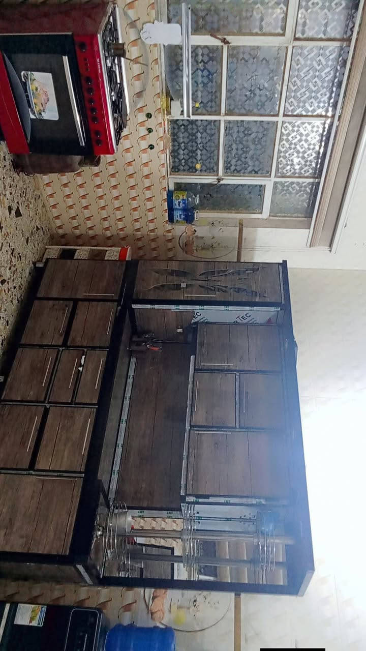 السلام وعليكم
بيت للبيع شارع احمد الوائلي قرب قصابه مسلم وإخوانه ثاني بيت عن الشارع المساحة ١٥٠ م الواجهه /١٥ النزال/١٠ يحتوي على ٤ غرف نوم واستقبال وصاله ومنور ومطبخ  للاستفسار الاتصال على الرقم *********** طابو صرف زراعي
