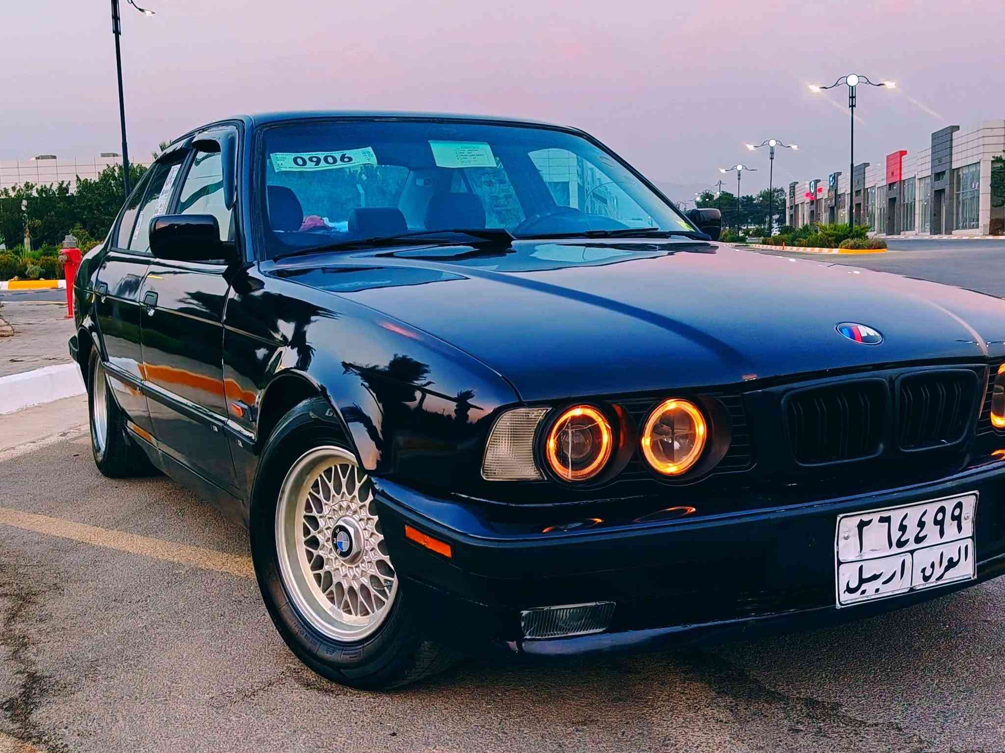 سلام عليكم
بي ام للبيع موديل 1994
525 كبس 
كير اوتماتيك 
شرط تحويل وكالة
السياره فول فقط ما بي سلايت
نظام ABS 
4 تايرات جديد 
تبريد ويا سلف 
كشنات جلد 
قفل مركزي بجم عريض 
السياره بدون حوادث كله عل وضع شركه 
كهربايات كله شغال 
العنوان سليمانية
السعر 63 وبي مجال 
رقم ***********
***********

