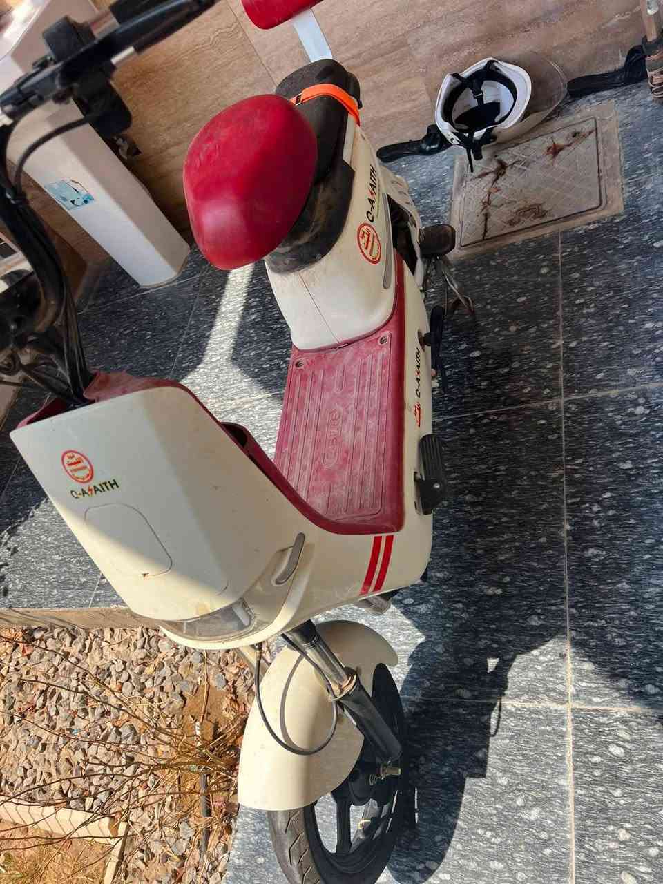 السلام عليكم موطور لل بيع بطاريات جدد السعر 225 العنوان حي جولان رقم 📱 ***********
