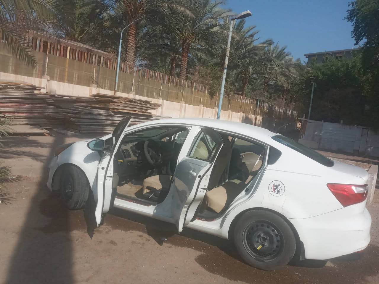 سلام عليكم كيه ريو أمريكي موديل ١٧  امضلع للببع رقم بغداد مشروع وطني بااسمي حادث حافت بنيد وجامرلوغ وبيه صبغ تقريبا ٥٠سم جهةالعبري العبري مصبوغ وبيه صبغ تقريبا شبر اثر شخوط محرك وكير وتبريد خير من الله السياره جام جوبي السياره جاهزه مااببع البباع شراي ابيع الجناي اي استفسار ***********اتصل عنوان السياره الشعب شارع الصحه سعر ٩٦ بيه مجال بسيط اهل ٨٠ احبطو على صفحه
