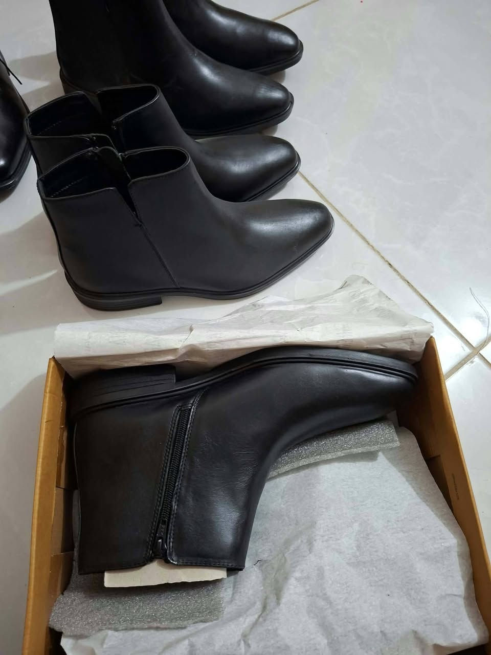 بوت حجم ٤٥ • حذاء حجم ٤٢ • تصفيه محل