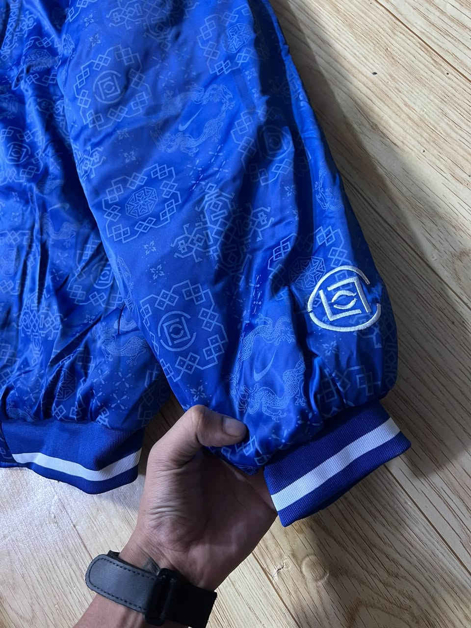 جاكيت نايك • مقاس XL • وكالة