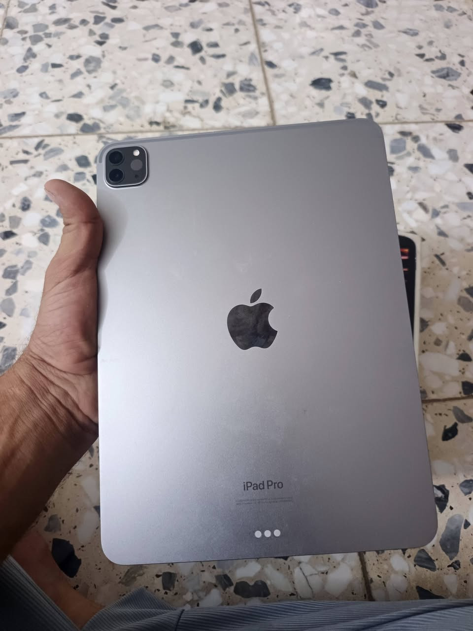 ايباد 11pro . M2 الذاكره 128
البطاريه 88
مكاني التاجيات قرب المرور 
السعر 700 الف
***********
