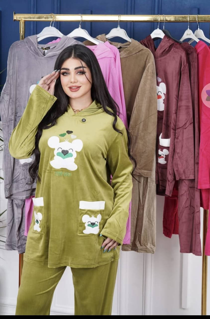 تراك نسائي من L الى 3XL بسعر ١٢ الف

نص مكتوب في الصور:
- تراك بسعر ١٢ الف