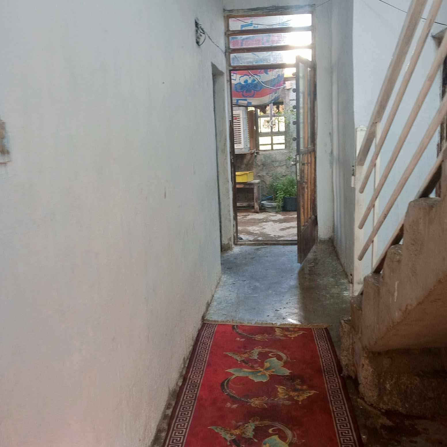 بيت للبيع بالجعاره مساحة 120 طابقين طابو سند 25 يحتوي على 4 غرف السعر 55 وبي مجال الاستفسار خاص

