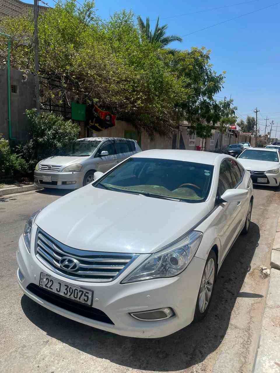السعر ١٢٥
هيونداي ازيرا ٢٠١٥ خليجي 
رقم اربيل مجدد للـ٢٠٣٠ الرقم الجديد 
مكفوله من الضربه و الصبغ بيها فقط دحجه بالباب مال الراكب و الدعاميات مصبوغه 
محرك ٦ سلندر ٣٠٠٠ مفتوح بشرط النشاط ولا تنقيص ولا تبخير 
باسم كردي شرط الوكاله و التحويل 
مكاني بصرة حي المهندسين 
رقمي ***********
