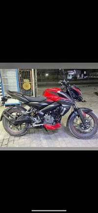 بولسر ns200  موديل 2021 اخر اصدار الدراجه نضيفه ماشيه 20 الف حقيقي   ا...