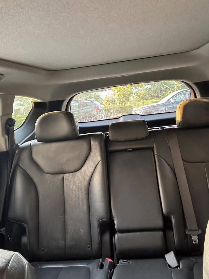 🚘 بيع مستعجل | هيونداي سنتافي 2020 وارد أمريكي فول مواصفات بدون دواخل
الموديل: 2020

الوارد: أمريكي 🇺🇸

الرقم : أربيل دولي 

الضرر : جاملغ وبنيد ايرباك سليم ✅

المحرك: 2000 تيربو  سي سي 4 سلندر اقتصادي

الكير: أوتوماتيك 

اللون : (رصاصي )

اللون الداخلي: ( جلد اسود + سستم فايبر كاربون إطار اصلي مع سف الكتارا 

🔹 المواصفات:

 • شاشة وسطية كبيرة + كاميرا خلفية

 • مقاعد جلد، إطار دشبول وابواب ستيل كاربون فايبر اصلي 

     • أنظمة قيادة( اقتصادي، رياضي، ذكي )

     • عداد سرعة إلكتروني شاشة ديجتال 

 • بصمة تشغيل + بصمة أبواب

 • مثبت سرعة + مانع انزلاق

 • تحكم مقود، حساسات أمامية وخلفية

 • فتحة سقف بانوراما

 • نظام النقطة العمياء

 • إنارة LED كاملة

 • تحكم إلكتروني بالمكيف

     • توقف ذكي ، اوتو ستوب 

     • إطار عجلة كروم حجم ١٩ 

     • رادار امامي خلفي اجتياز جانبي 

     • جنطة شفط كهرباء 

     • سقف الكتارا 

     • سستم صوت رباعي١٢ سماعة 

     ٠ بردات ابواب خلفية اصلي دفن 

     • مأخذ شحن لاسلكي ، USB  ٤ مأخذ

📦 السيارة نظيفة جداً، صيانة دورية منتظمة، جاهزة للفحص من أي مكان 💯

💰 السعر مناسب بيع مستعجل 

📍 الموقع: (بغداد )

📞 للتواصل: (***********)

غير متواجد عالفيس
