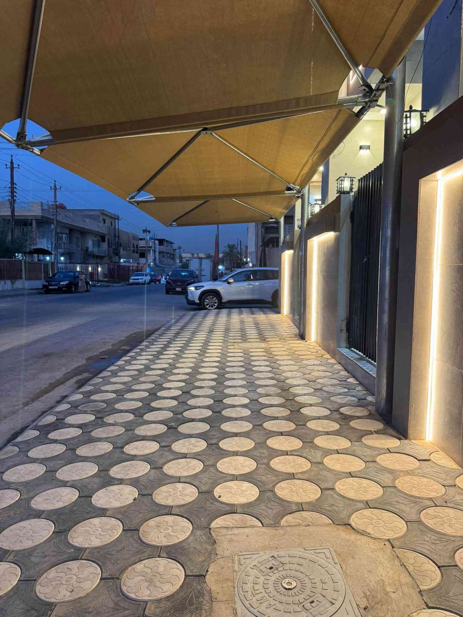 خمسينات للبيع موقع مميز جدا 

الموقع حي الجهاد الرفاق شارع مدينه العاي جنه الكرخ شارع عرضه 20 متر رصيف 3 متر 
المحتويات 
3 نوم صحيات عدد 3
 لمعرفه السعر الاتصال

***********/  ***********
