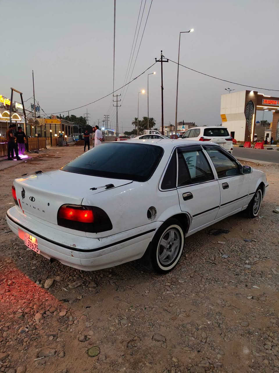 السلام عليكم 
للبيع برنس فراشه موديل 1997 رقم بغداد دولي بأسمي سنويه لغاية 2031 محرك مفتوح كير اوتو بدون اي خلل لا تنقيص ولا تبخير ولا تأخير نمره صبغ حزام للجماليه قماره بلاد صدر جديد امامي وخلفي مشط جديد كهربائيات كلهة شغاله بدون اي نقص لايت بك لايت مسجل تخم سماعات جام 4 شغال راديتر سراوين باتري جديد دواخل نضيفه سياره ما بيهة نقص سعرهة 34$ العنوان واسط قضاء الزبيديه ***********
