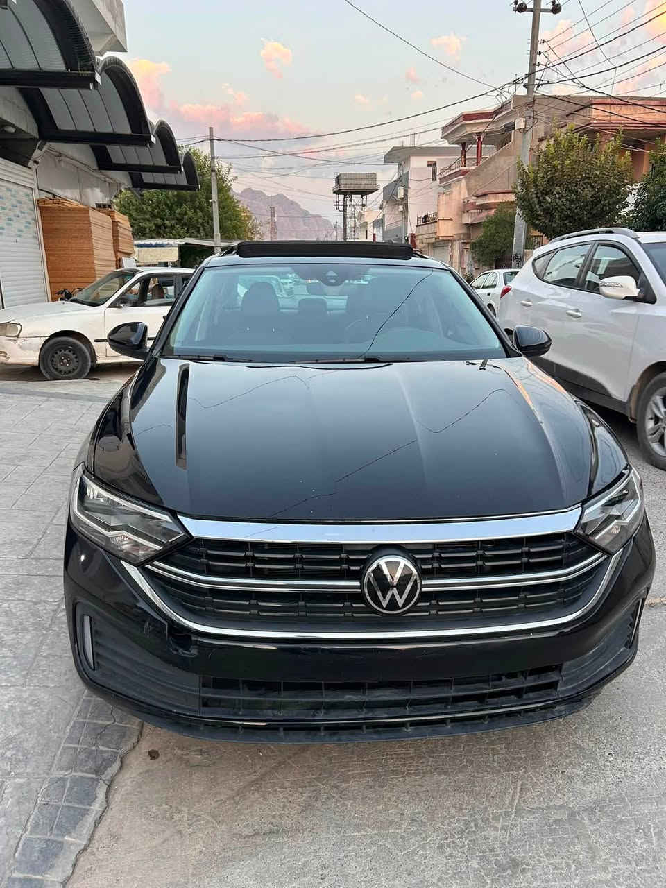 Jetta 2024 se
جیتای رەش پێش بیلادی رادیتەر و بەوابەو پانکە بیلادیە ئاو غازی بیلادی شەریکەی خۆی تێدایە تەنانەت دەعامیشی بیلادی خۆیەتی پانۆراما رادار کوشن جلد و کارەبای و گەرمی ٢٧ هەزار مایڵ ڕۆیشتوە یەک جەمەلاخی بۆیاغە دوو دەرگای بیلاد گۆراوە وە دۆسیەکەی بۆیاغە
رەقەم شانسی 3VW7M7BU2RM096684
رەقەم موبایل ***********
نرخی ١٤٠
