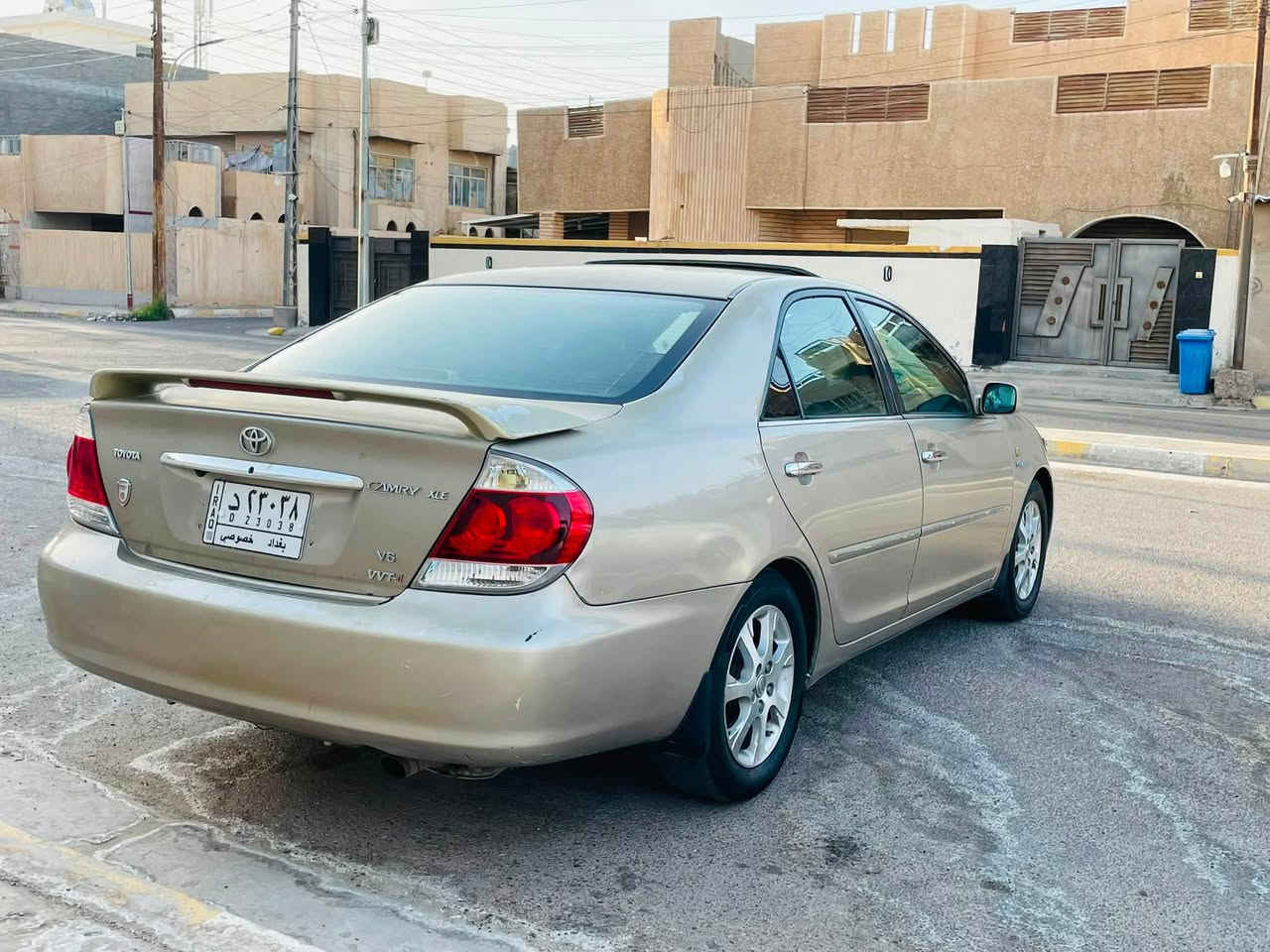 السلام عليكم
كامري 2006 فول مواصفات 1/1 XLE
محرك 3000 V6 
محرك كير تبريد تدفئه كهربائيات كلها جاهزه 
صدر تخم تاير جديد 
السيارة جاهزه بدون اي نقص 
رقم بغداد بأسمي 
مصبوغة حزام 
.
السعر / 98 $ بيها مجال بسيط 
العنوان / الأنبار - الفلوجة 
.
للأستفسار /
هاتـف  /  ***********
واتساب  / ***********
