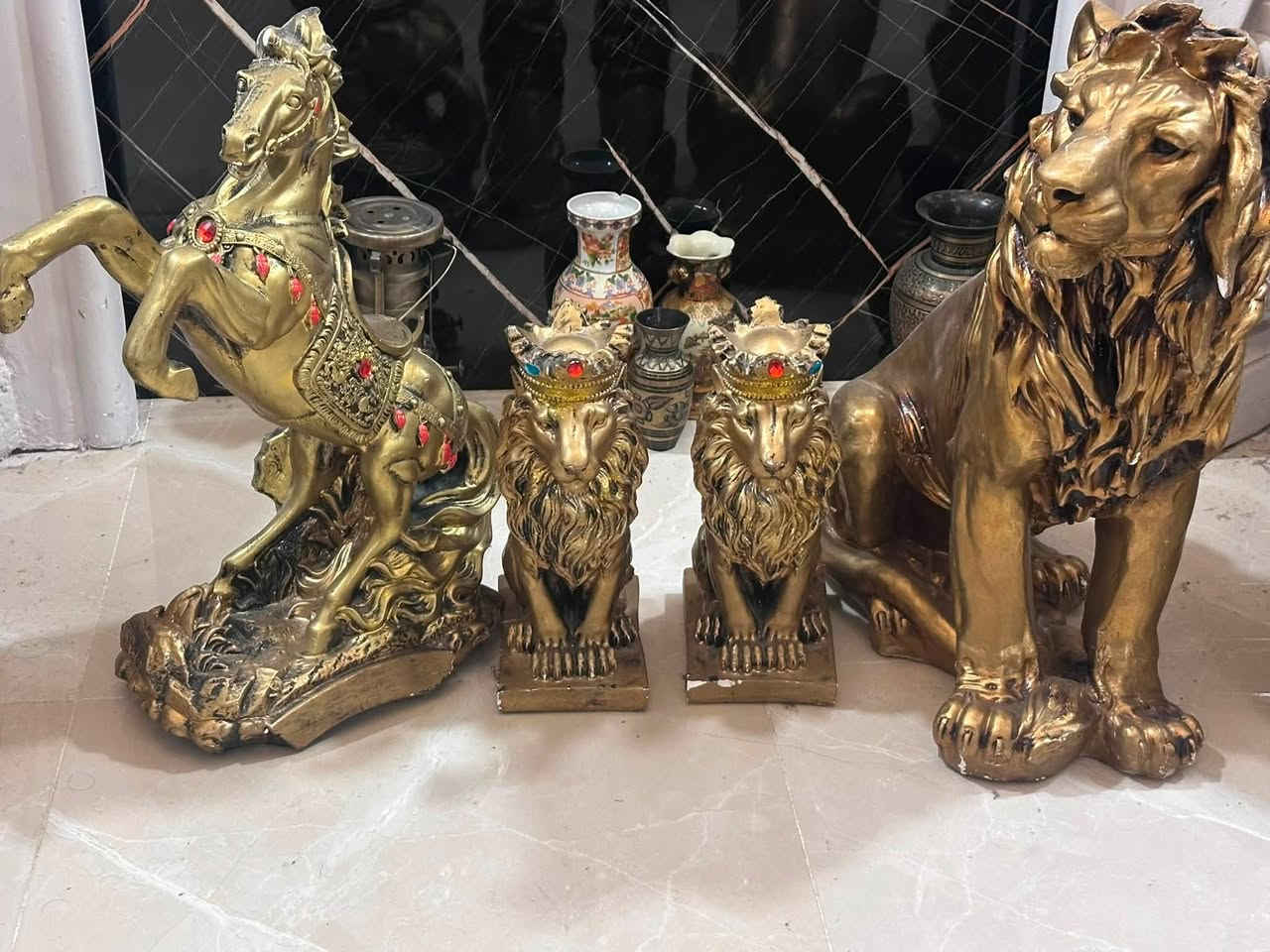 للبيع تحفيات لون ذهبي
مبيهم اي ضرر
لوحة كبيرة ايضاً للبيع

للشراي فقط تواصل ⬅️ ***********

بغداد/المنصور …
