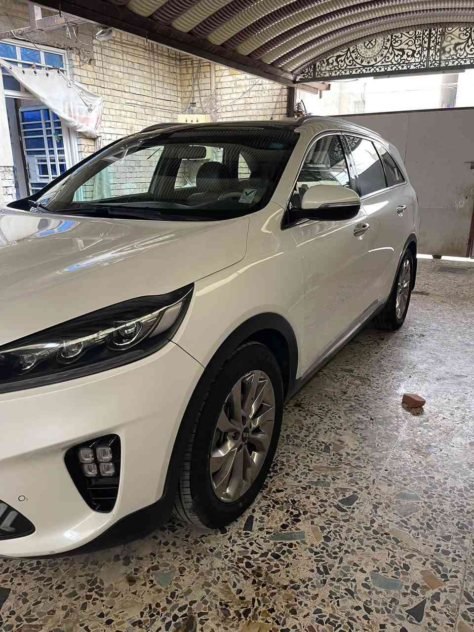 ‏سلام عليكم صورت 2018 شكل 2020 سير مقفولة كفالة عامة من صبغة ضربة حادث سيارة قير مكينة غير من الله سيارة تخم تاير جديد ثلاثة اثنين كهرباء فتح السقف وبلا كت ولا ينزلون مرايا شفاط شنطة كهرباء مكينة ستة سلندر ￼ 3500 ✈️
￼ سبعة راكب شاشة بلادية كبيرة السيارة أحلى من الصورة 
‏مكان السيارة بغداد اليمين الثانية قرب شبكة الكهرباء 
‏سعر السيارة على الخاص مناسبة 
‏رقم الهاتف *********** تواصل وا على رقم الهاتف ￼￼￼￼￼￼￼￼￼
