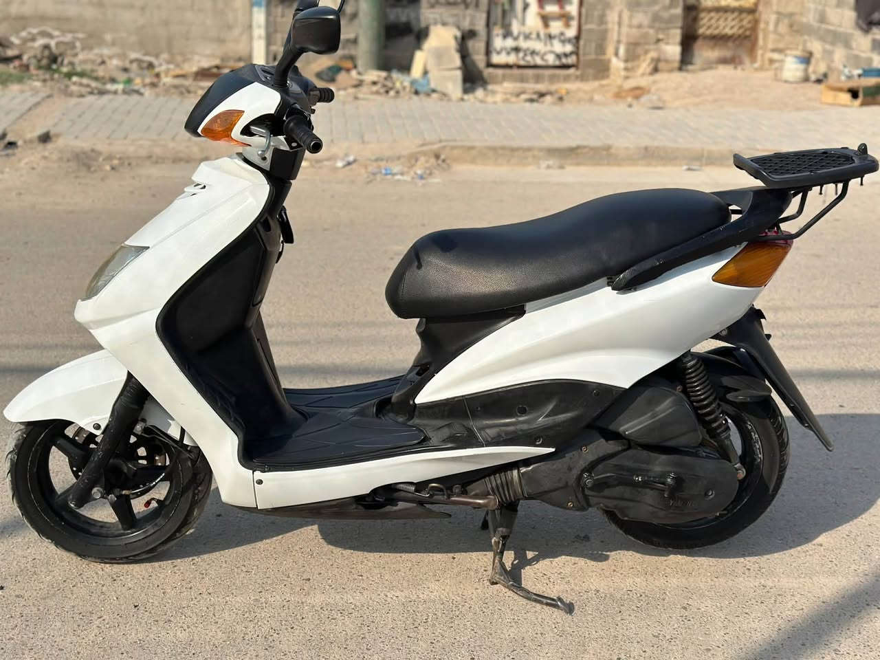 سكنس 110 ياباني خطين استان حساس الدراجة جديده مابيها نقص كله شغال وابلادي كهربائيات دبلات تايرات كله شغال قفل استيرن قفل جنطه ابريكات خلفي امامي اوراقها كامله الدراجه خير من الله مابيها نقص شي دهن جديد امرايات وكاسحه ابلاديات السعر 650 بيها مجال بسيط مكاني بغداد العبيدي شهداء الثالثه ***********
