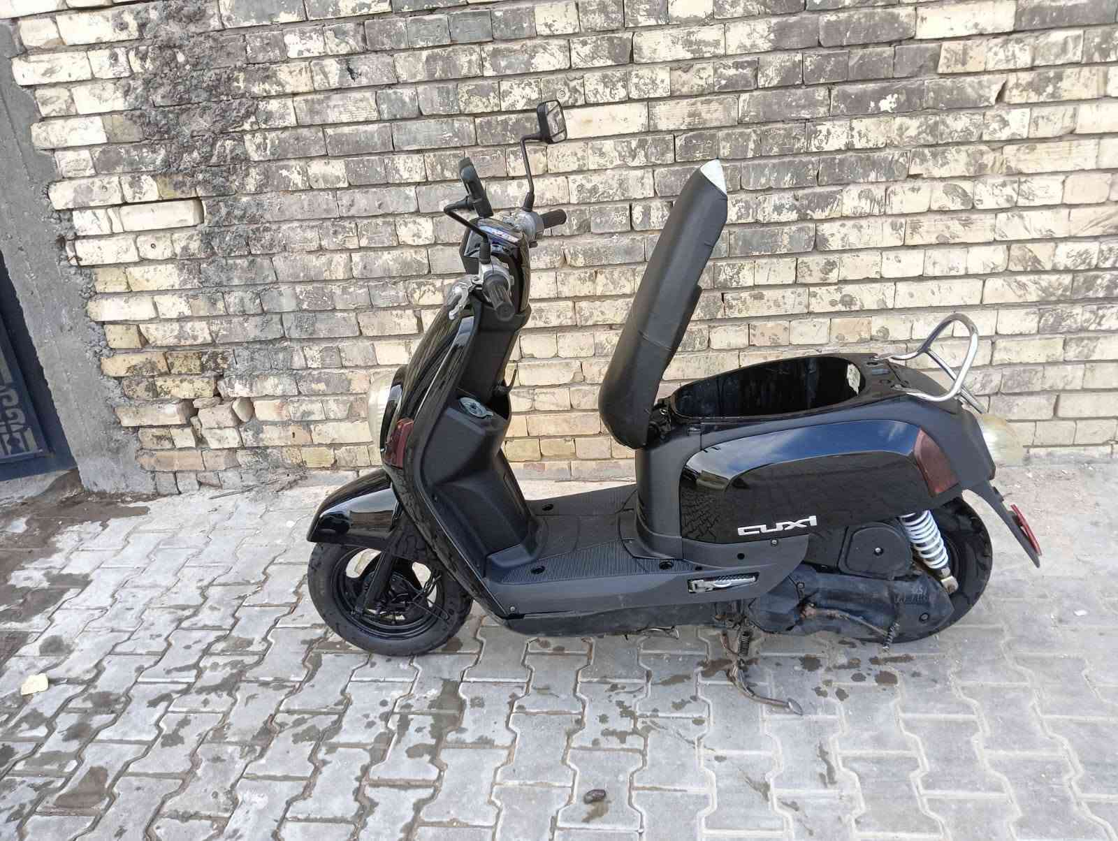 سلام عليكم بوليسي رايده 825 وبيه مجال للبيع محرك بلادي ممفتوح لا تنقيص ولا تبخير وناعم كهربائيات كله شغاله سلف هندر عالي ناصي اشاير  معوزه شي مكاني بغداد الحريه ***********
