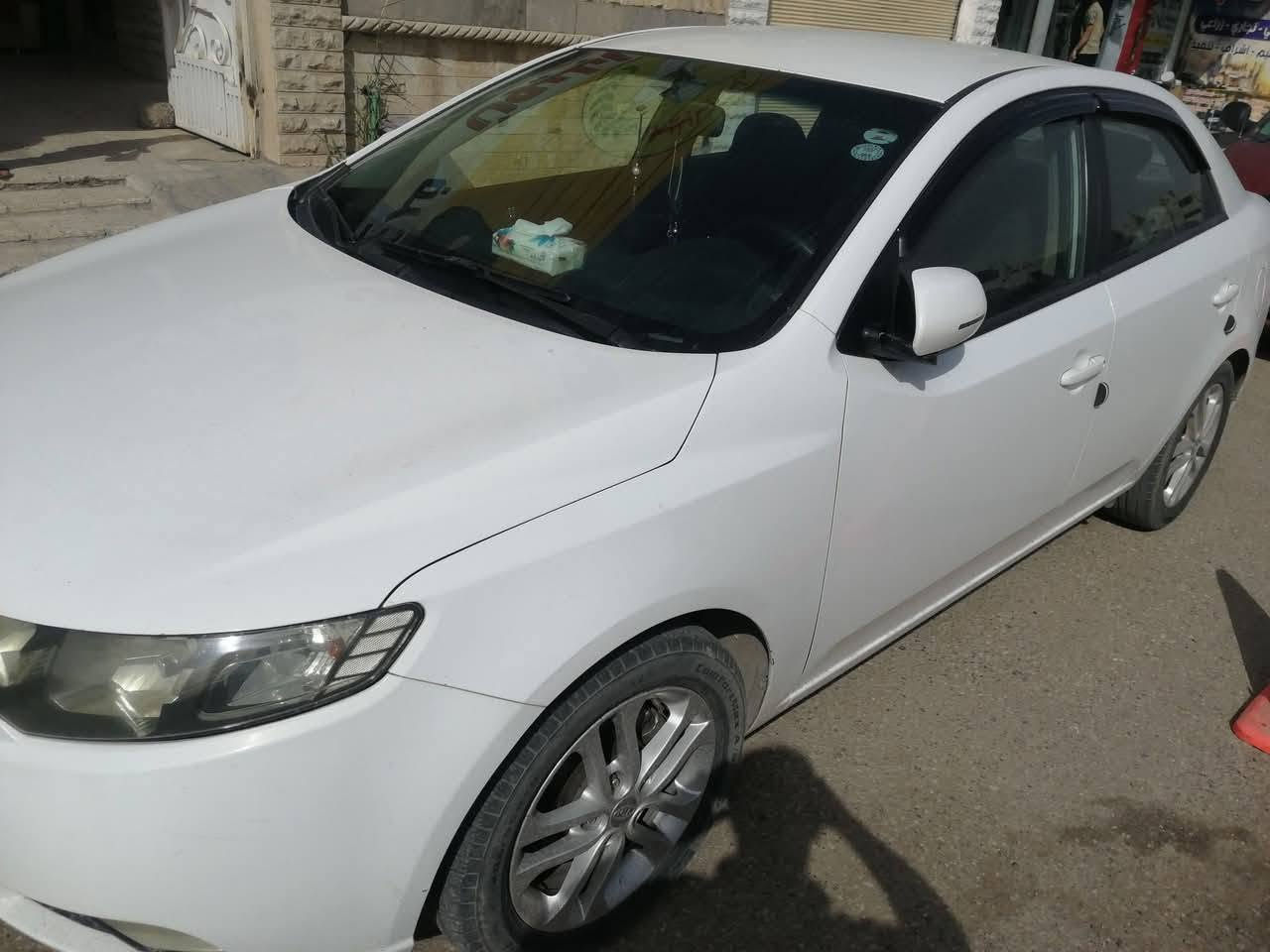 سيراتو ٢٠١٢  بسمي كلين لا صبغ ولا بارد داخل لونين ٦نمر الكير المرايات شفط كهرب السعر 120وبيها مجال
التواصل ***********
