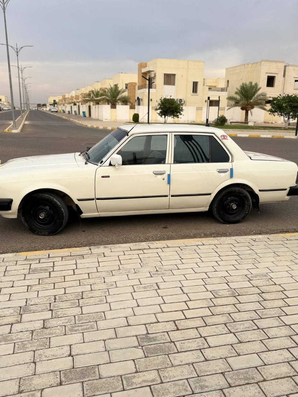 السياره اكرونا؛ موديل 81؛ سياره من الدعاميه للدعاميه ابلاد؛ بس صبغ جماليه تبريد ويه لسويج تتفئه صدر جديد تايرات جدد باتري جديد داينمو جديد سياره متصرف عليه ربع دينار؛ اترايك بصره؛ تحويل ثاني يوم؛ السعر؛ 35 وبيه مجال؛ ***********
